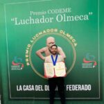 Recibe Hibraim Orozco Reza premio nacional “Luchador Olmeca”